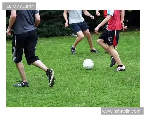 足球明星亲自上阵街头踢野球展现不拘一格的足球魅力