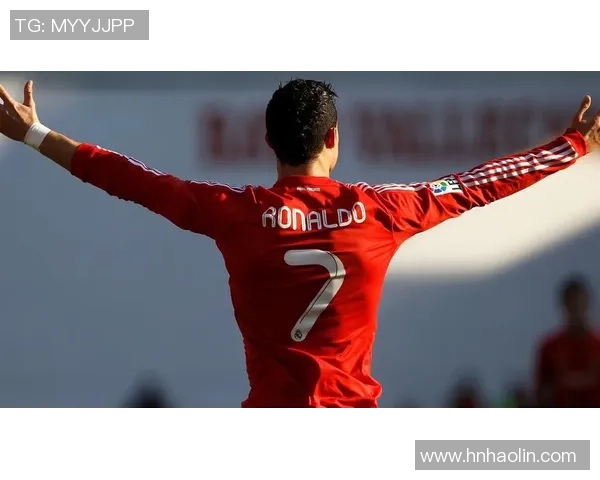 足球巨星P专属壁纸欣赏 精选高清图片展现球场风采与个人魅力